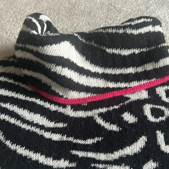 Soft animal print sweater - Picture 2 of 5